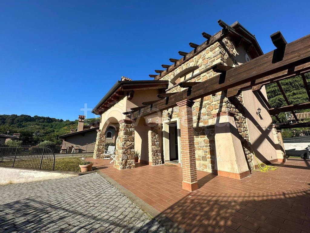 Villa in vendita a Grottaferrata via Tuscolana