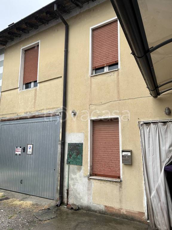 Casa Indipendente in vendita a Pontevico via Cremonesini