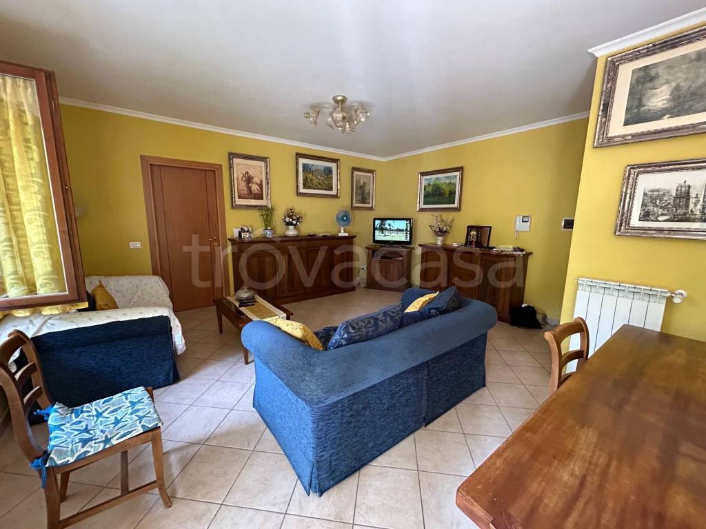 Appartamento in vendita a Poggio Mirteto via Villa Marini