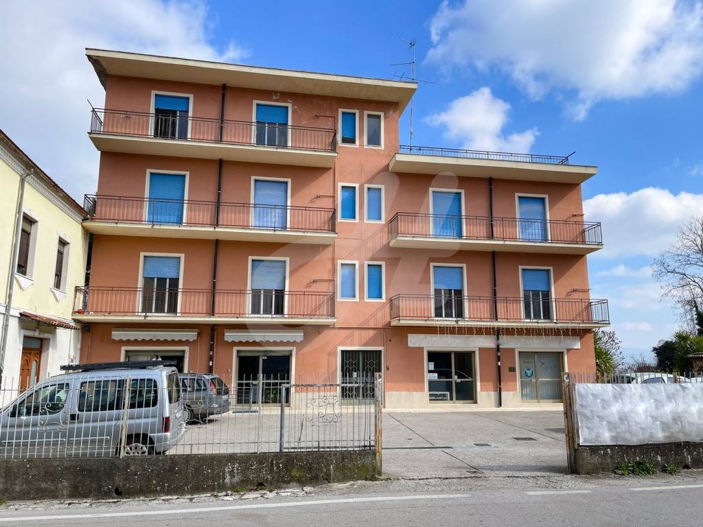 Appartamento in vendita a Pietradefusi viale dei Platani, 36