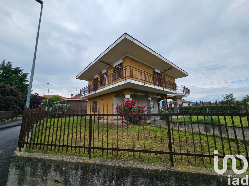 Villa in vendita a Ozegna via cavour