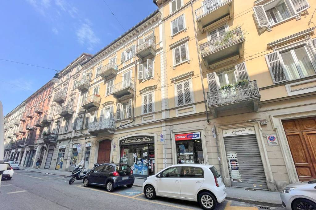 Appartamento in vendita a Torino via San Secondo, 46
