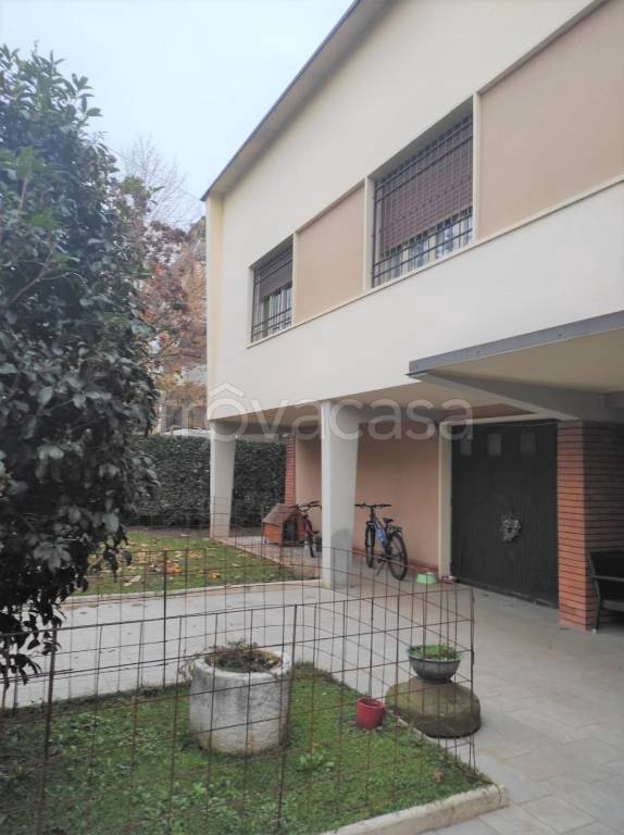 Villa Bifamiliare in vendita a Chiari