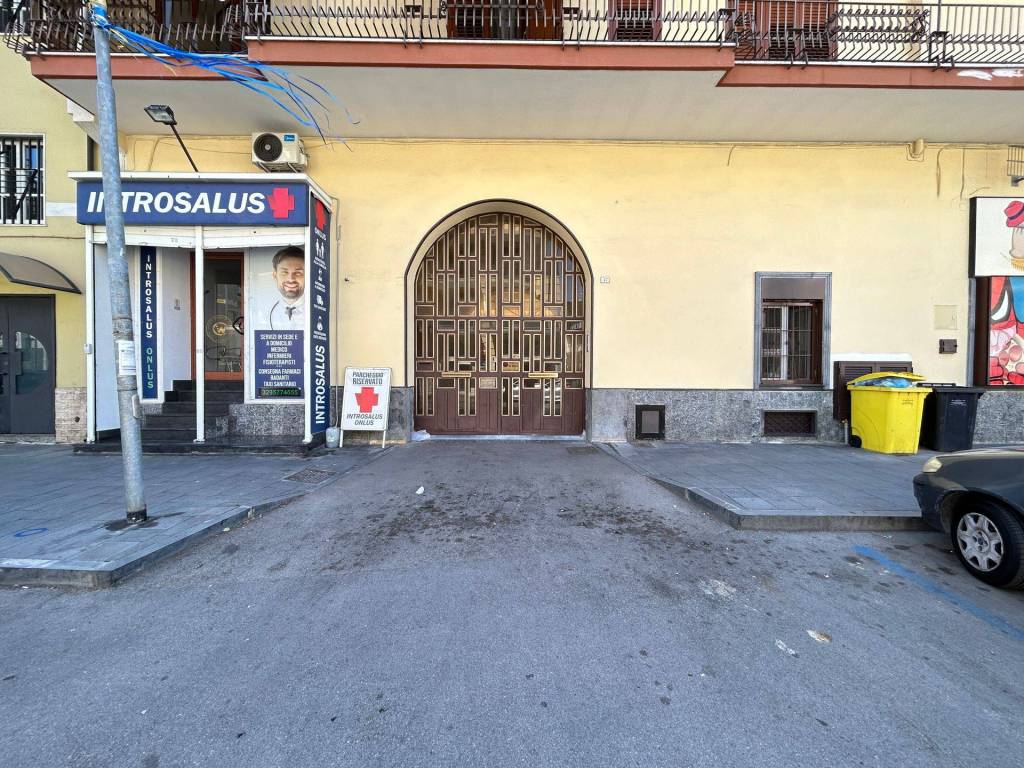 Intero Stabile in vendita a Giugliano in Campania via San Francesco d'Assisi, 47