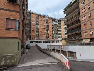 Garage in affitto a roma via giovan battista gandino