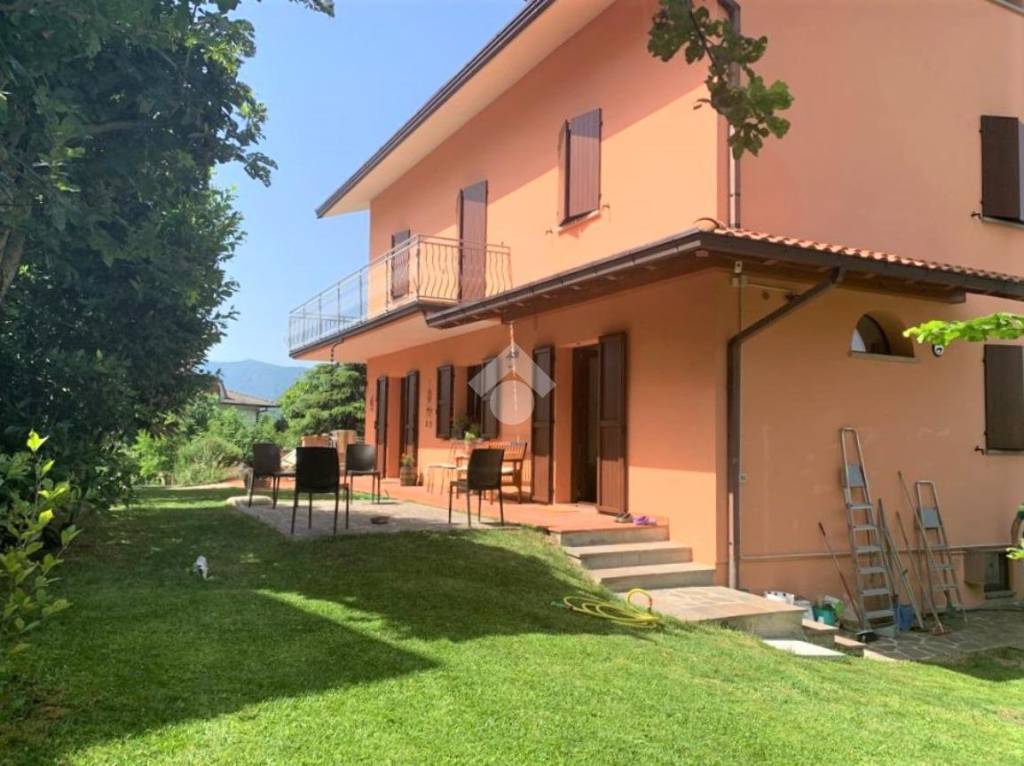 Villa Bifamiliare in vendita a Pavullo nel Frignano via Pieve di Renno, 22