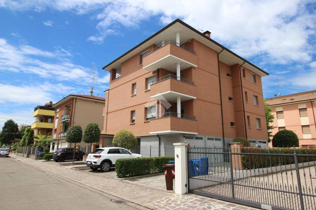 Appartamento in vendita a Carpi zona Meloni, 18