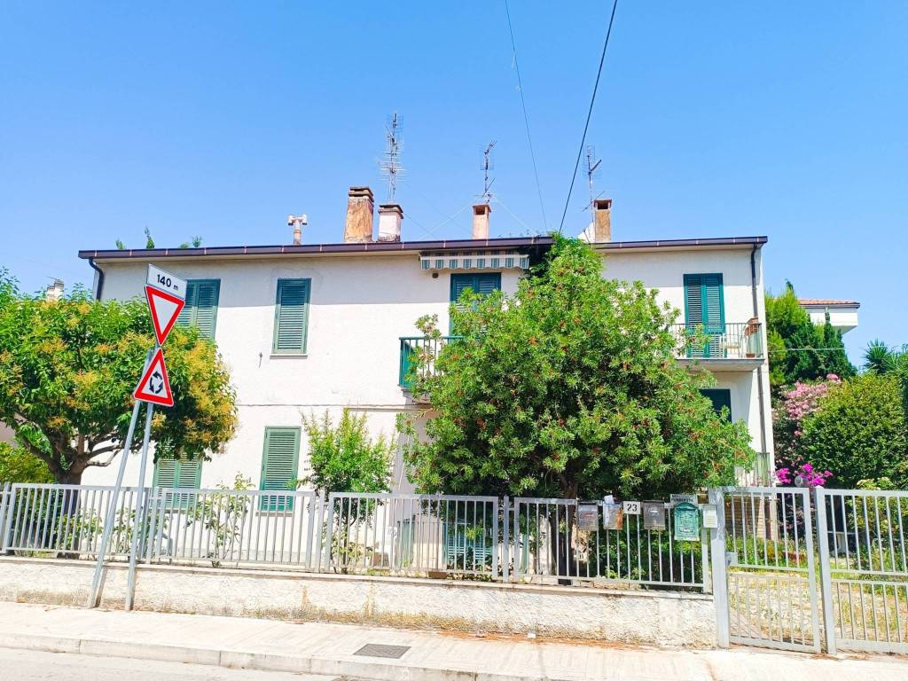 Appartamento in vendita a Tortoreto via Giosuè Carducci, 23