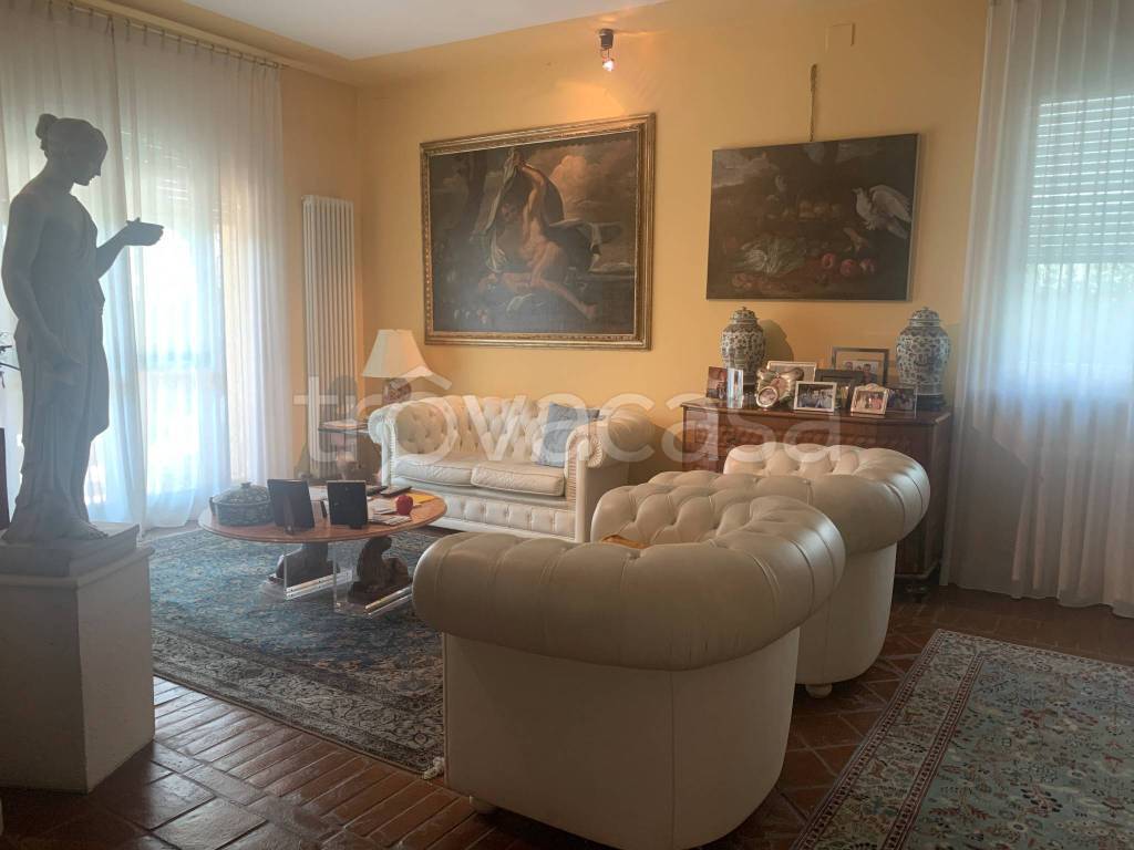 Villa Bifamiliare in vendita a Riccione viale Ugo Bassi