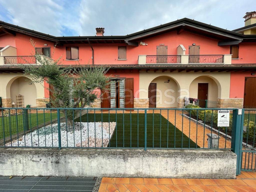 Villa a Schiera in vendita a Lograto via Aldo Moro