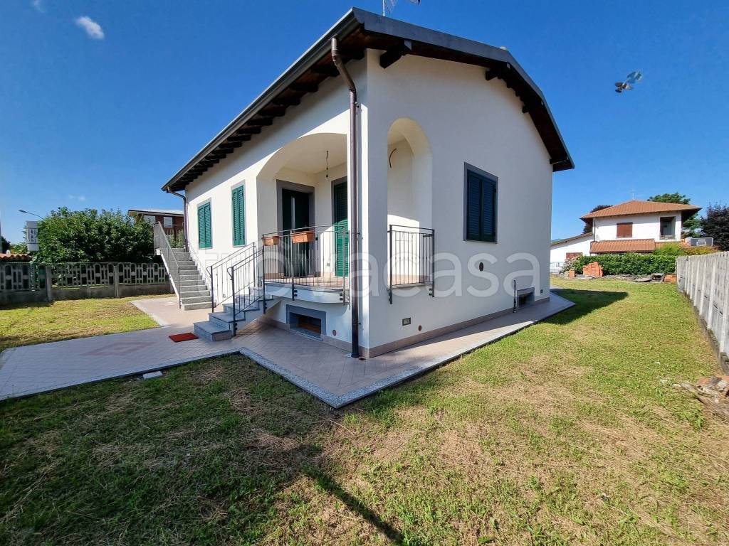 Villa in vendita ad Appiano Gentile viale Como