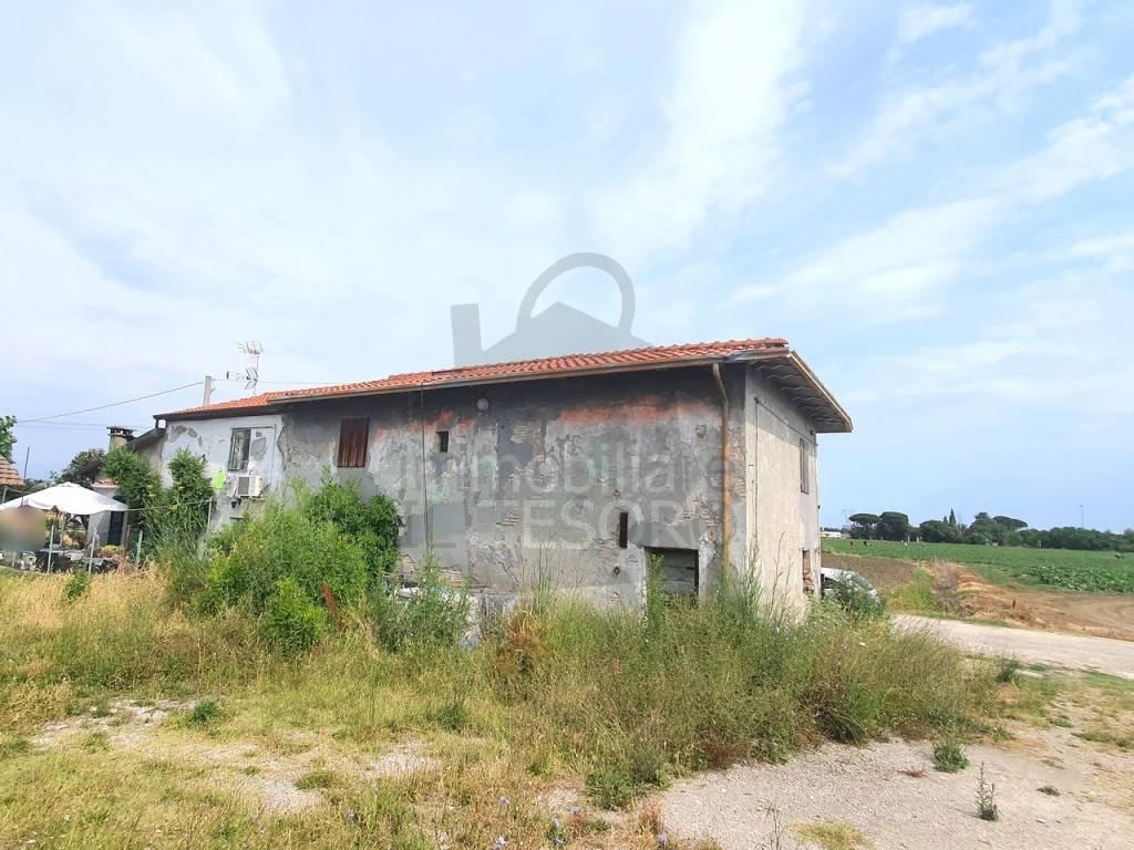 Casa Indipendente in vendita a Santarcangelo di Romagna via Bargellona