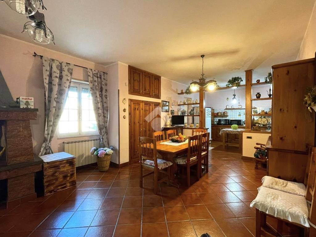 Villa in vendita a Cisterna di Latina via Toscana, 16