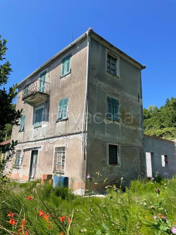 Villa Bifamiliare in vendita a Genova via Giovanni Trossarelli