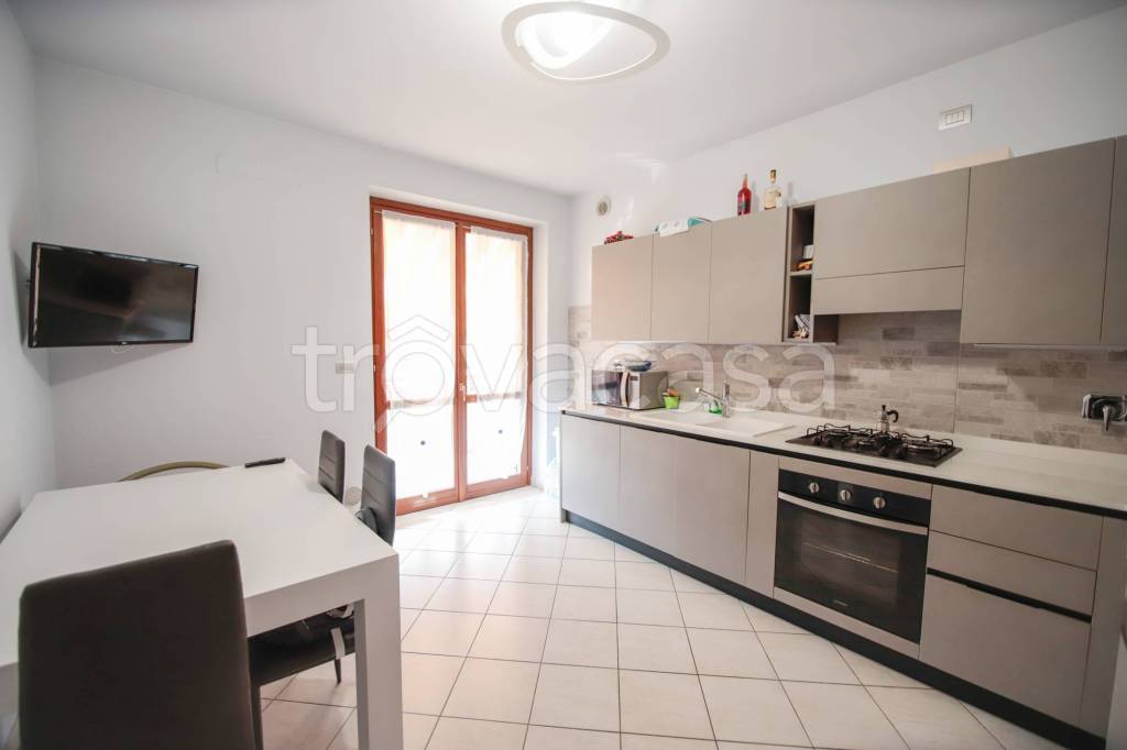 Appartamento in vendita a Leini via San Francesco al Campo, 60