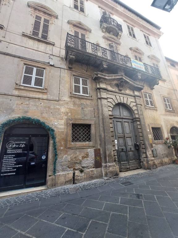 Appartamento in vendita ad Anagni strada Vittorio Emanuele, 79