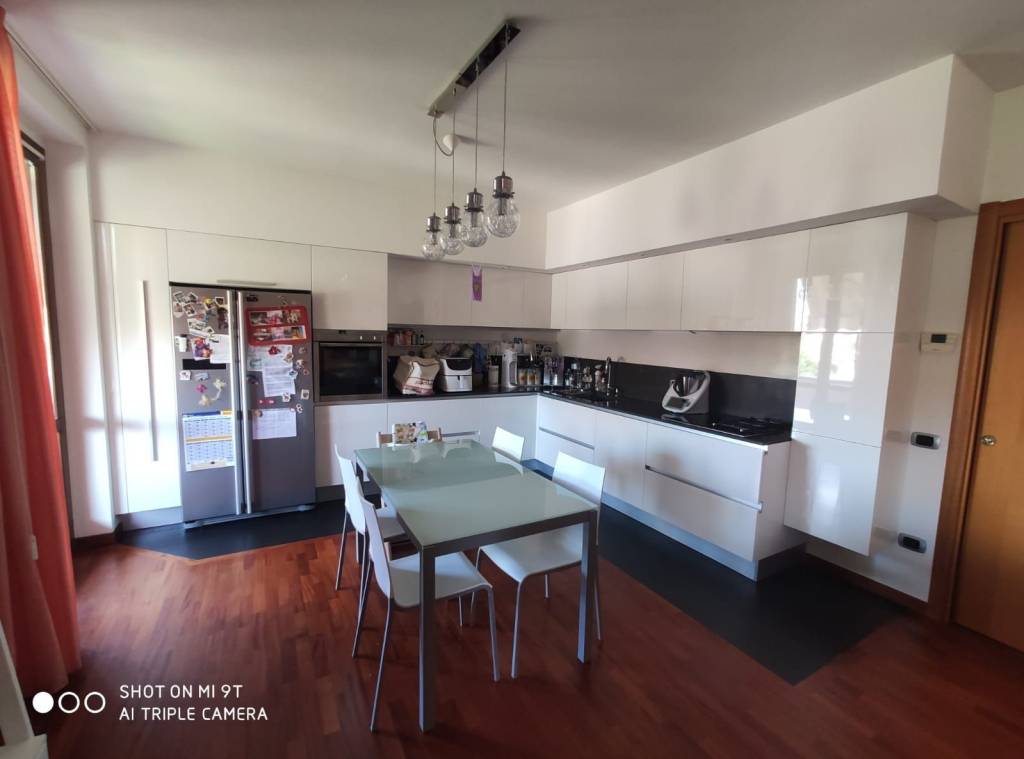 Appartamento in in vendita da privato ad Appiano Gentile via Abate g. Pozzone, 14