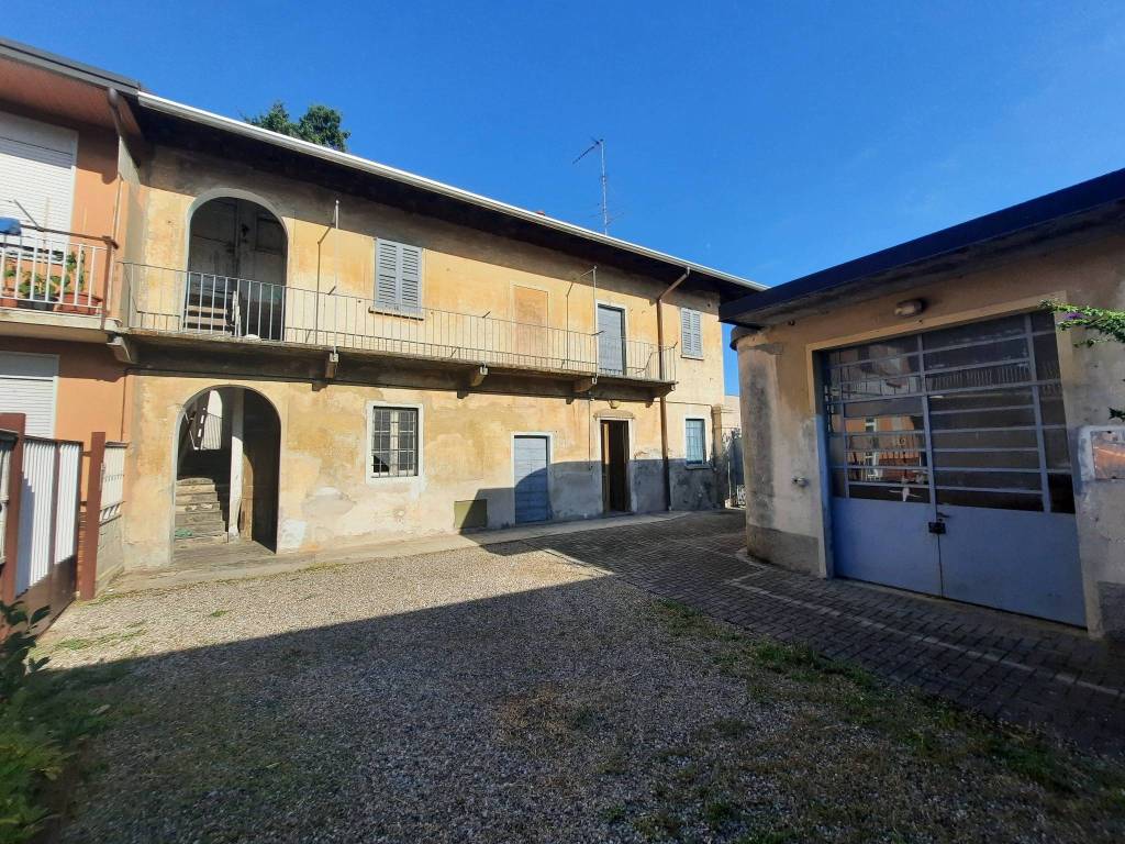 Casa Indipendente in vendita a Magnago via Guglielmo Marconi, 100