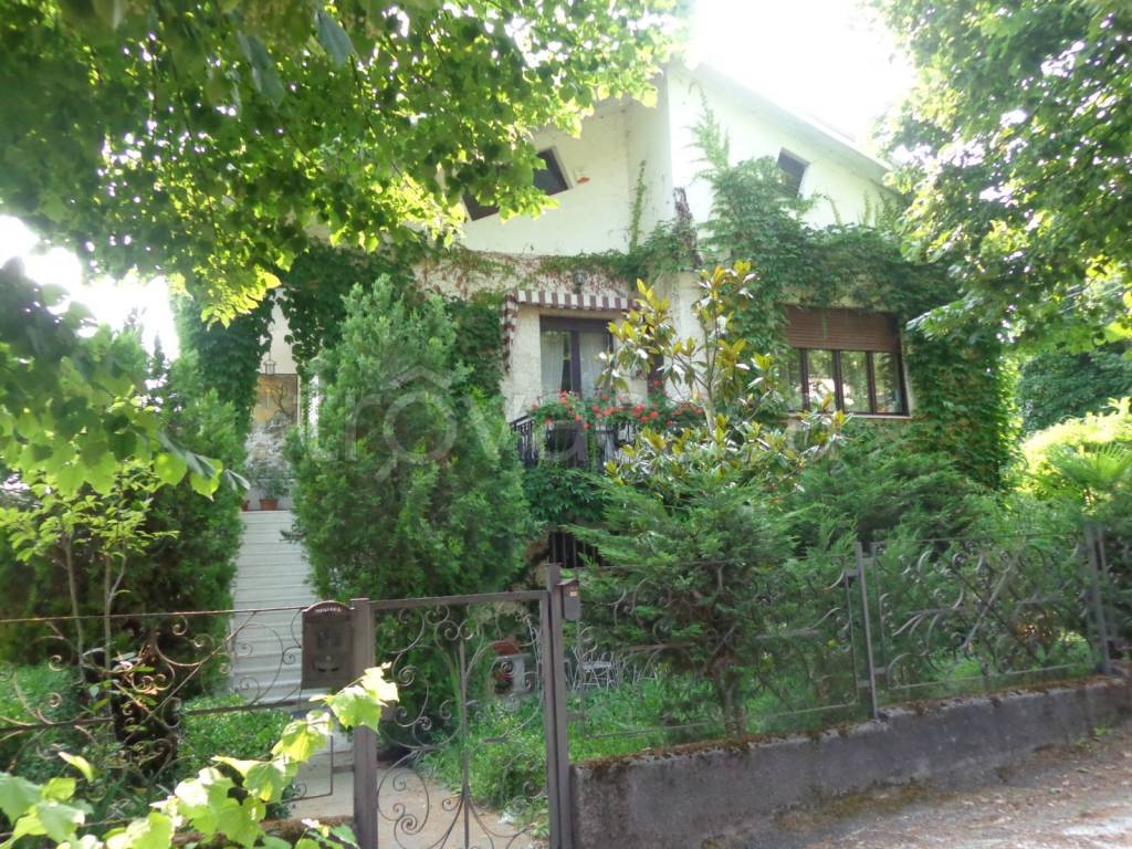 Villa in vendita a Bra strada San Michele