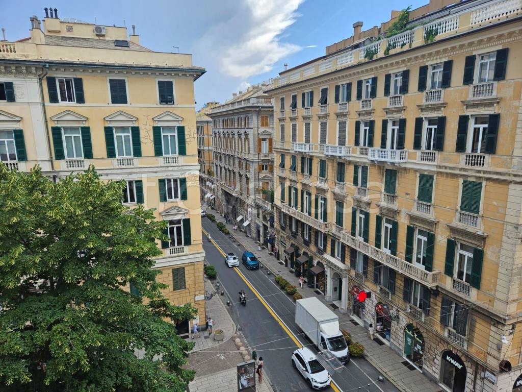 Appartamento in affitto a Genova via Roma