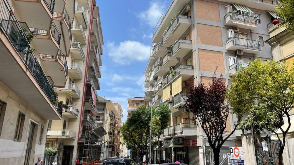 Appartamento in vendita a Castellammare di Stabia via Luigi Denza, 9