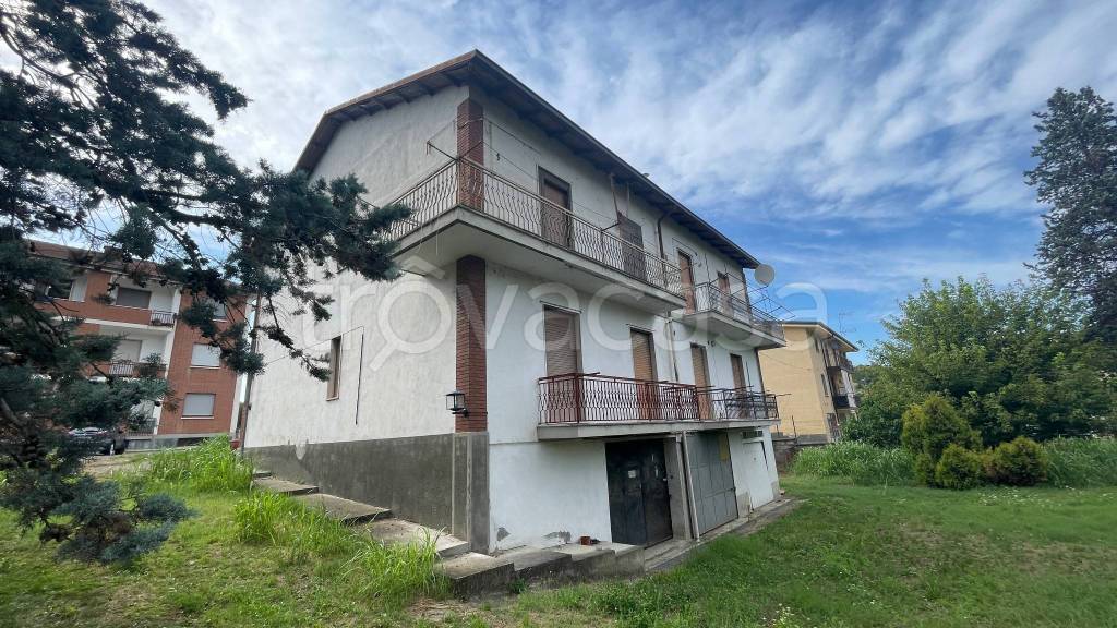 Villa Bifamiliare in vendita a Moncalvo
