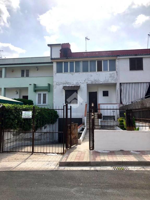 Villa a Schiera in vendita a Mondragone via Cuneo, 7