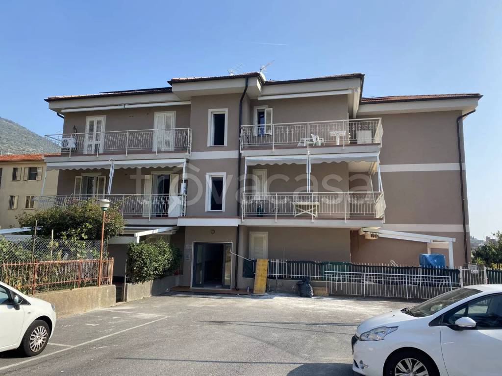 Appartamento in vendita a Toirano via Vittorio Emanuele II