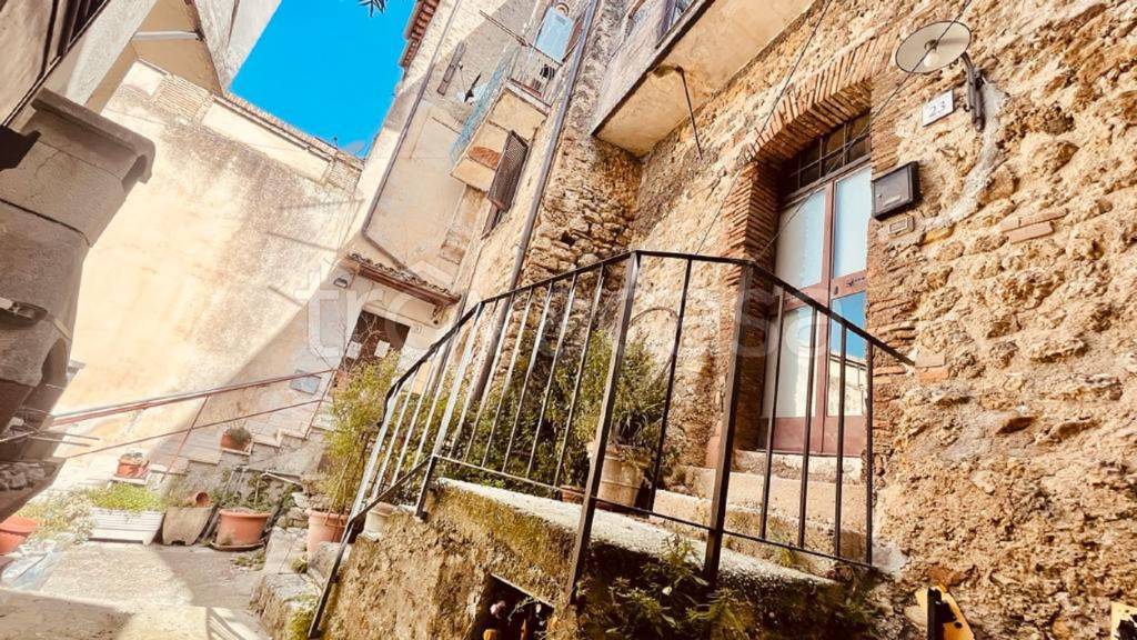 Appartamento in vendita a Castelnuovo di Farfa via Carlo Alberto