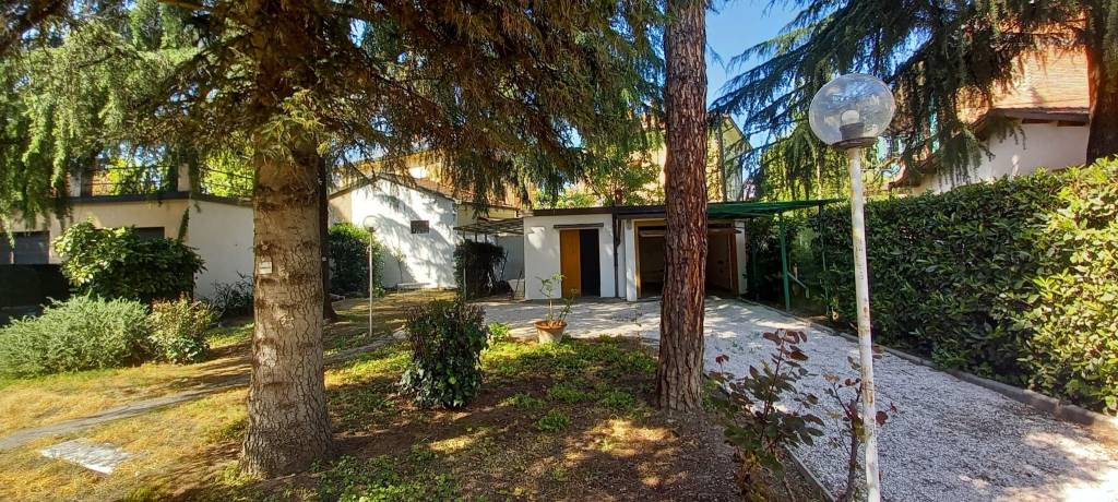 Villa in vendita a Cesena via Madonna delle Rose