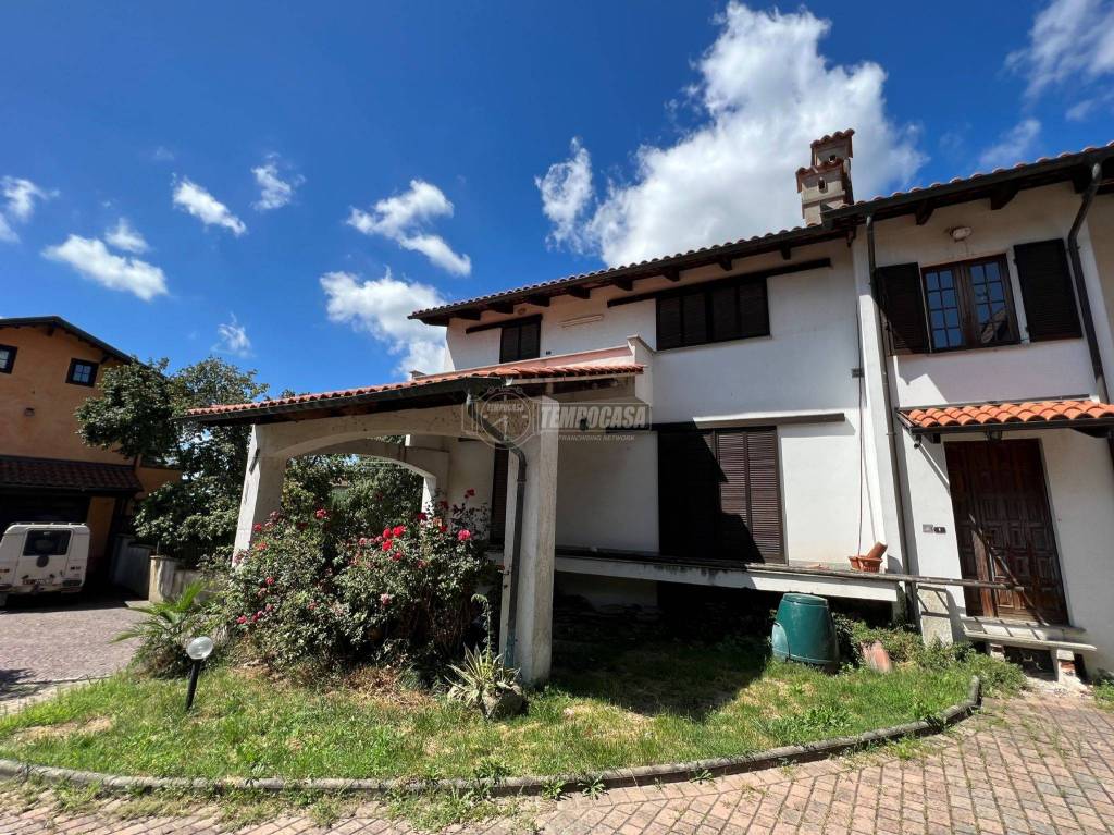 Casa Indipendente in vendita a Barone Canavese via torino
