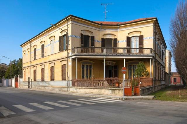 Villa Bifamiliare in vendita a Trino piazza Dante Alighieri, 6