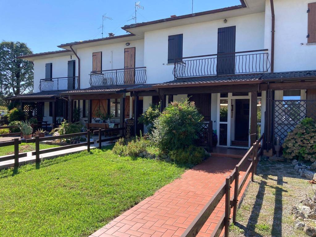 Villa a Schiera in vendita a Capriano del Colle piazza Giuseppe Mazzini