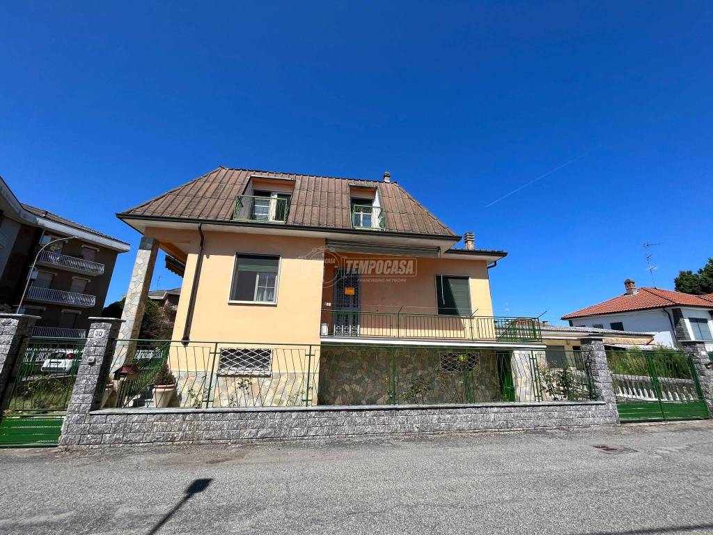 Casa Indipendente in vendita a Sartirana Lomellina via Raitè 30