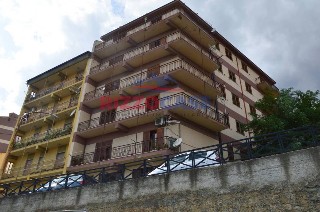 Appartamento in vendita a Cassano all'Ionio via della Favorita