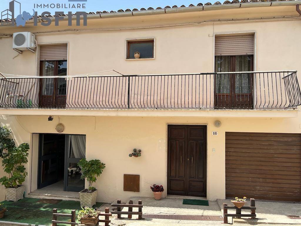 Appartamento in vendita a San Vincenzo la Costa via Rue Morts, 16