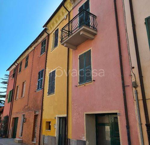 Appartamento in vendita a Borghetto di Vara via Aurelia