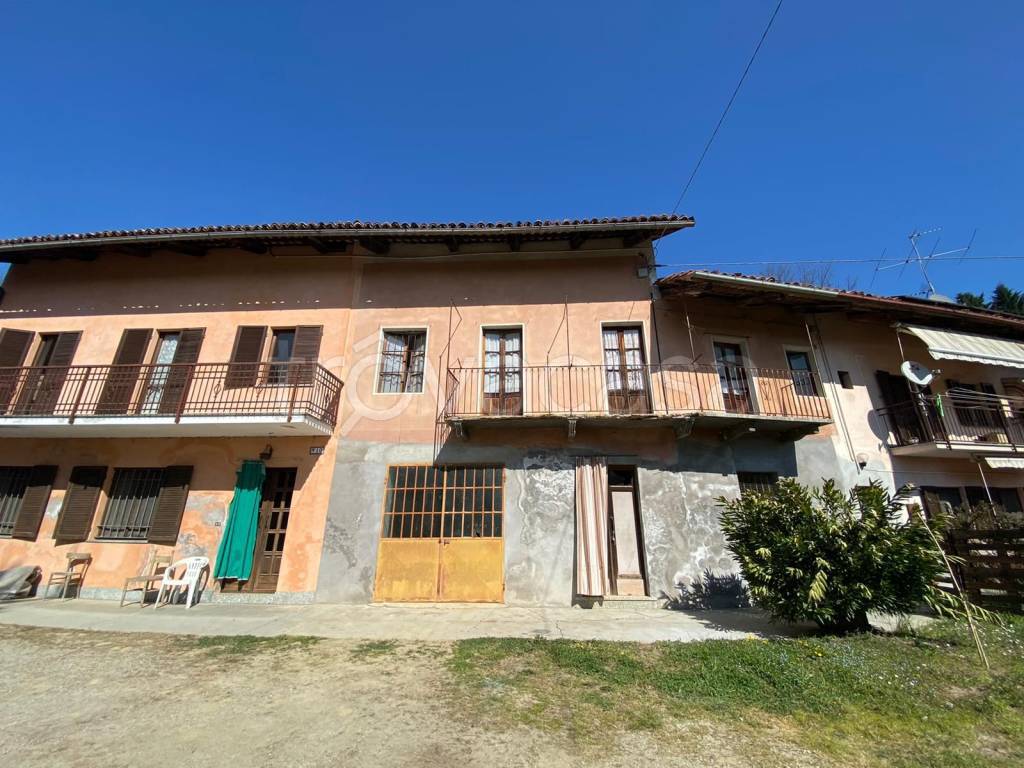 Casa Indipendente in vendita a Vezza d'Alba regione Val Rubiagno, 14