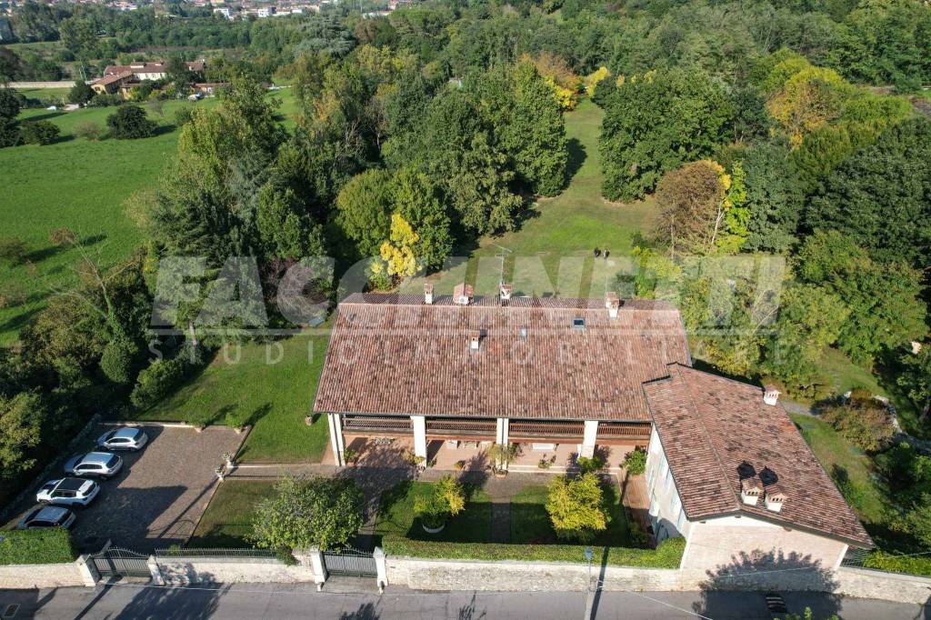 Villa in vendita a Brescia via del Lazzaretto, 37