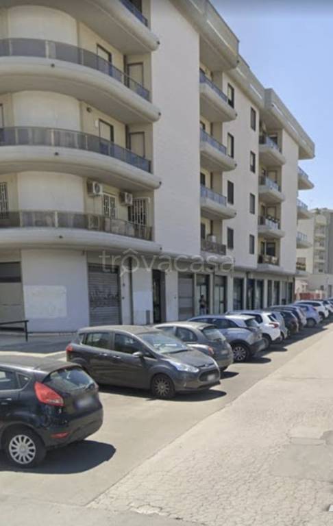 Garage in vendita a Taranto via Venezia Giulia