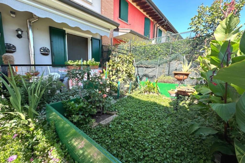 Villa a Schiera in vendita a Monte Cremasco via Carlo Cattaneo, 33