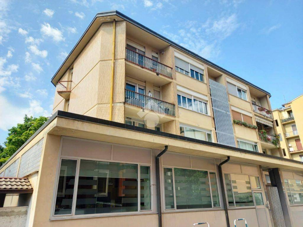 Appartamento in vendita a Erba via Dante, 32