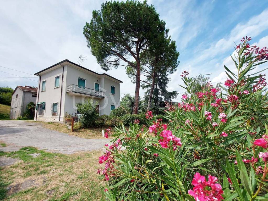 Villa in vendita a Castrocaro Terme e Terra del Sole via Nazionale, 160