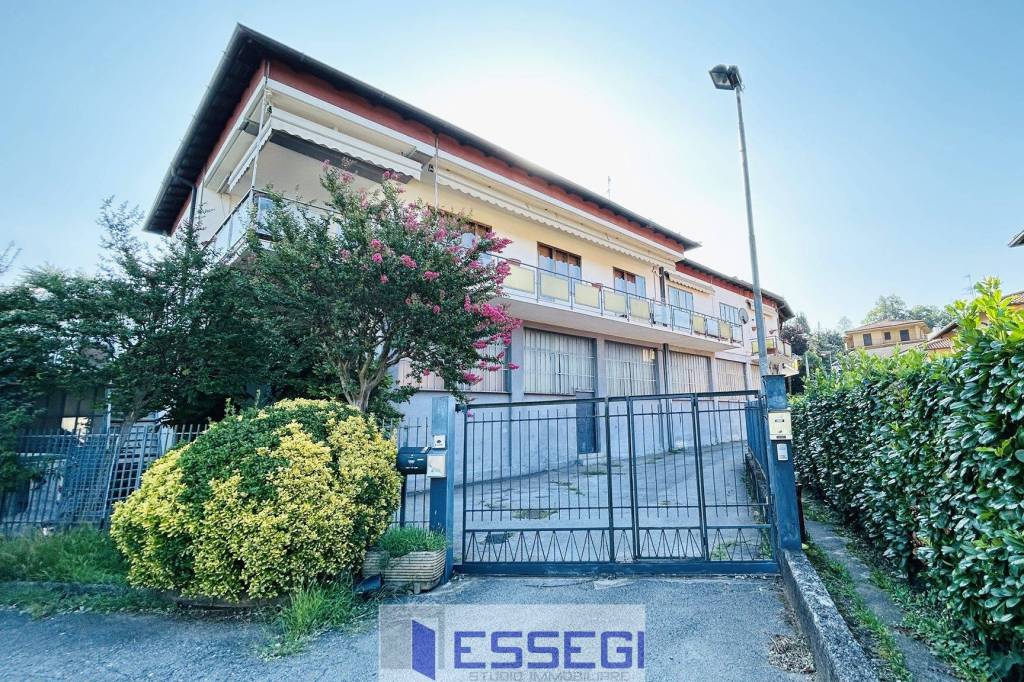 Villa Bifamiliare in vendita a Bosisio Parini via Andrea Appiani