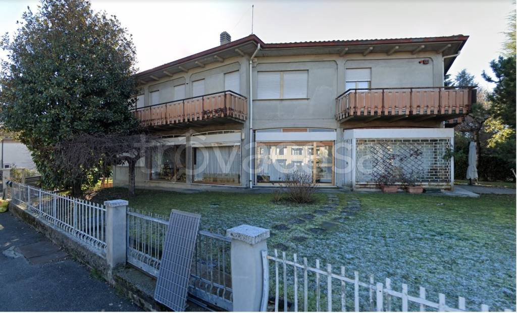 Casa Indipendente in vendita a Brenna via Papa Giovanni xxiii, 7
