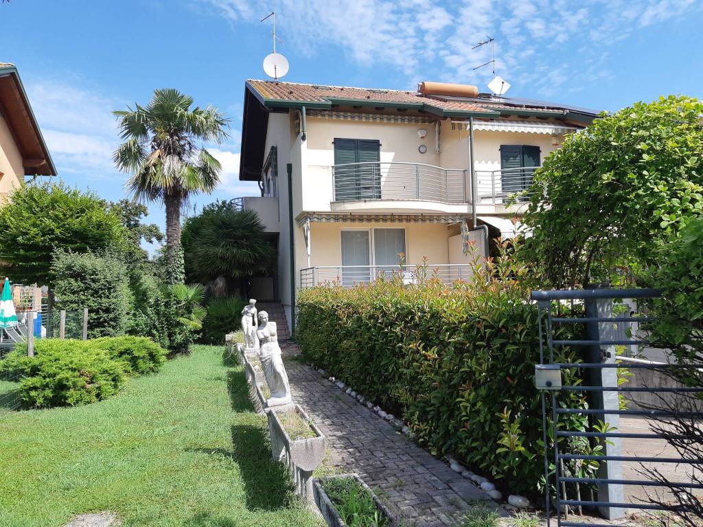 Villa Bifamiliare in vendita a Lignano Sabbiadoro