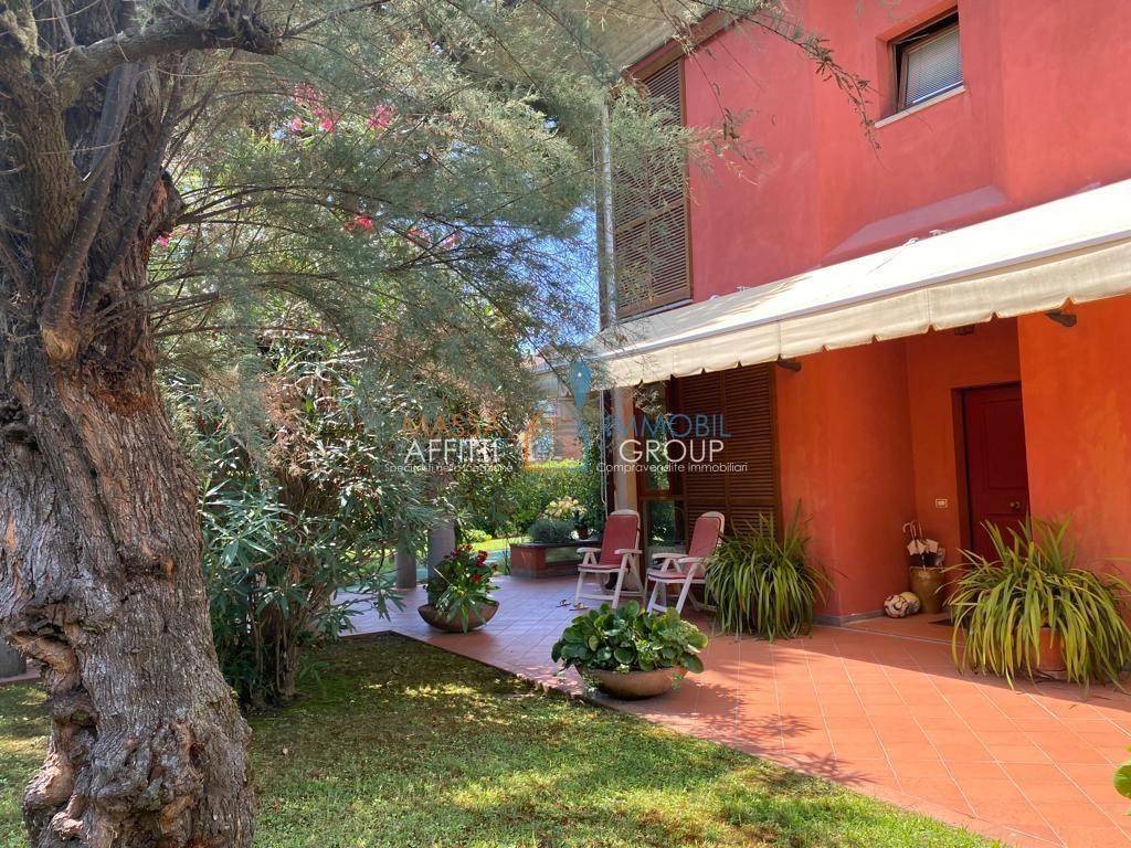 Villa a Schiera in vendita a Massa via Poveromo, 49