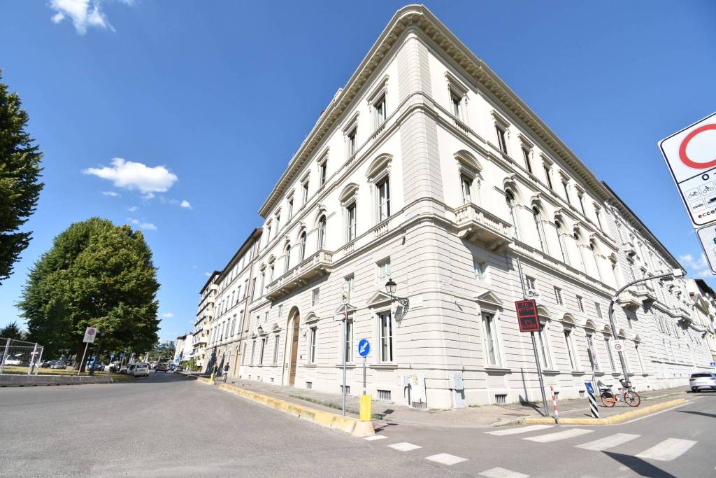 Ufficio in affitto a Firenze piazza Vittorio Veneto, 1