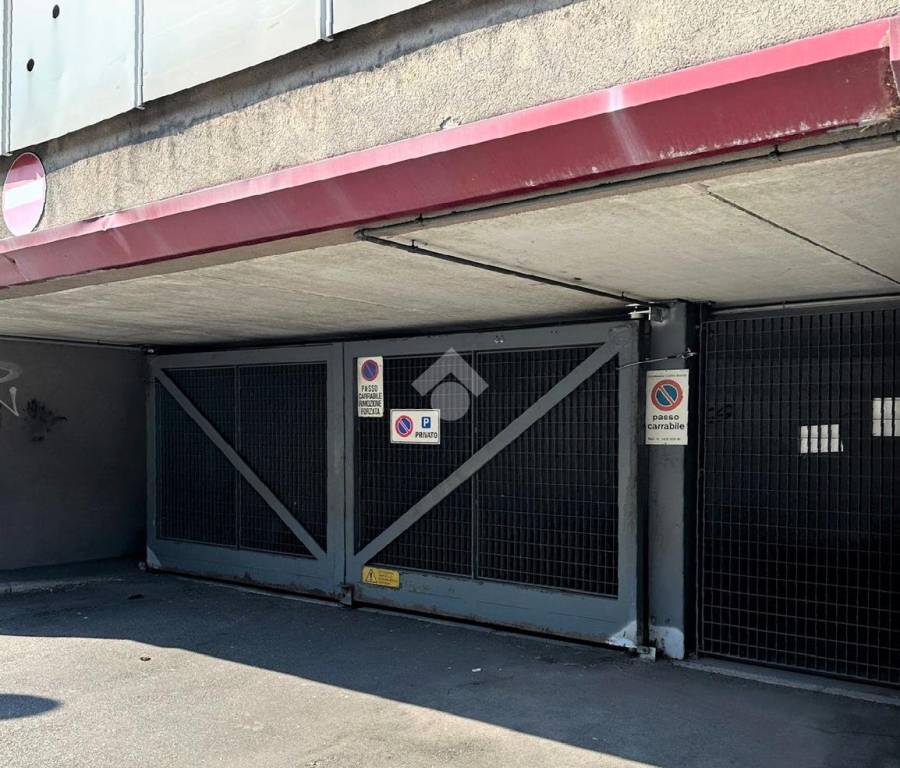 Posto Auto in vendita a Milano via Giacomo Quarenghi, 27