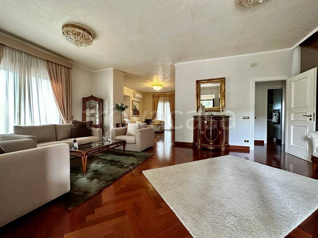 Villa in vendita ad Avellino via degli Archi